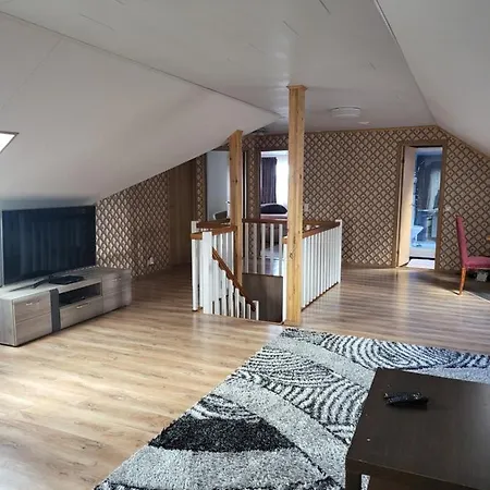 Karikakra Ostanak kod kuće *